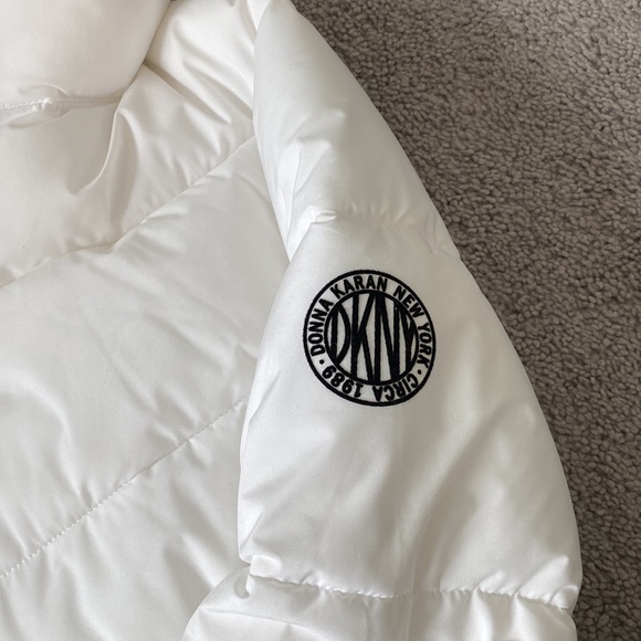DKNY Puffer Full Zip Up- Preloved - Picture 15 of 15